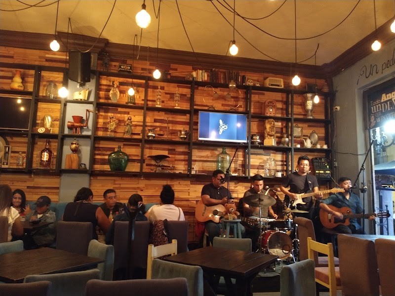 Clover Pub - Restaurante Bar